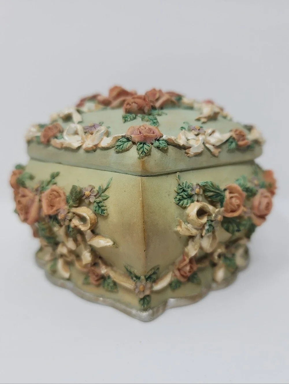 Antique-Style Heart-Shaped Decorative Floral Trinket Box